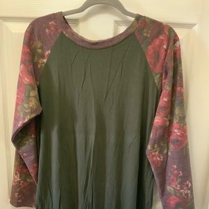 Women’s floral sleeve ring neck tee